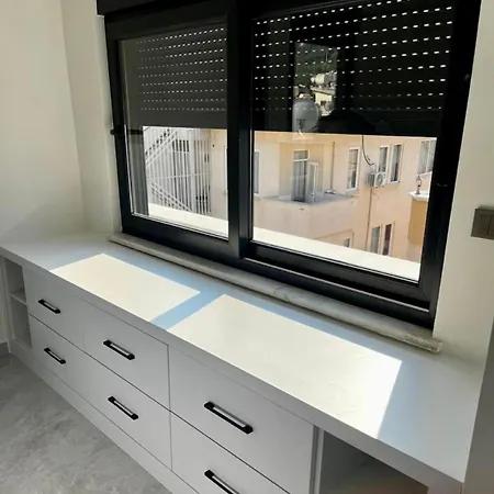 New By Cleopatra Apartmán