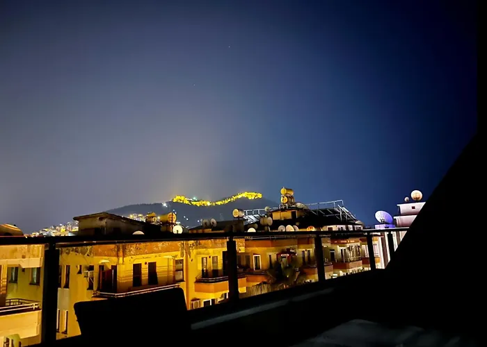 アパート New By Cleopatra